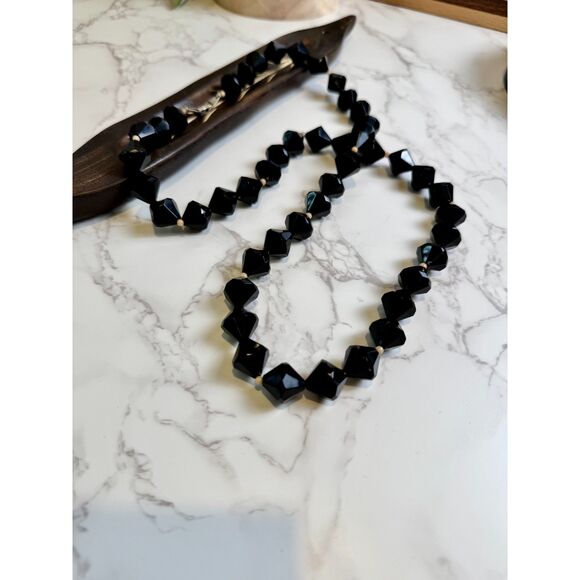 Vintage Faceted Black Glass Beaded Necklace - Picture 4 of 5